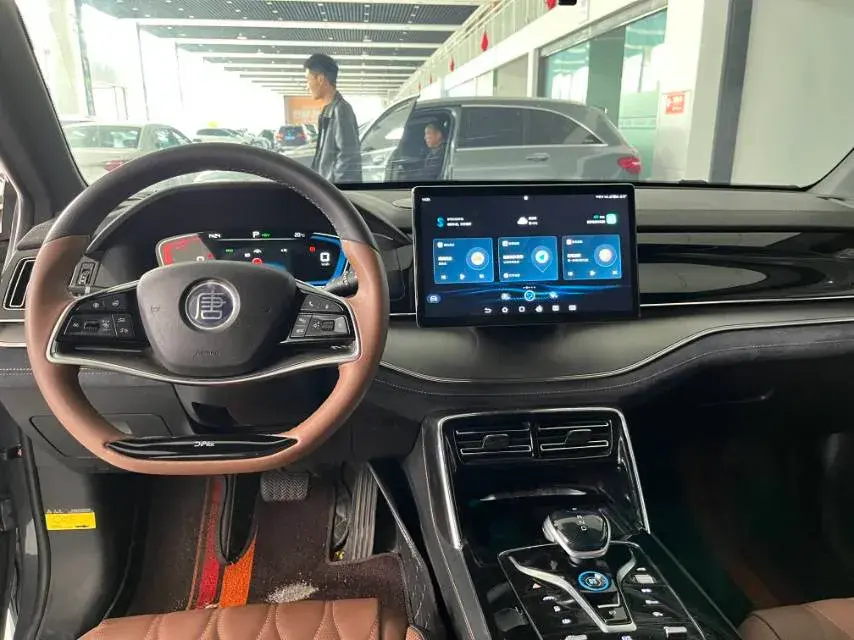 2021 BYD TANG thumbnail 3