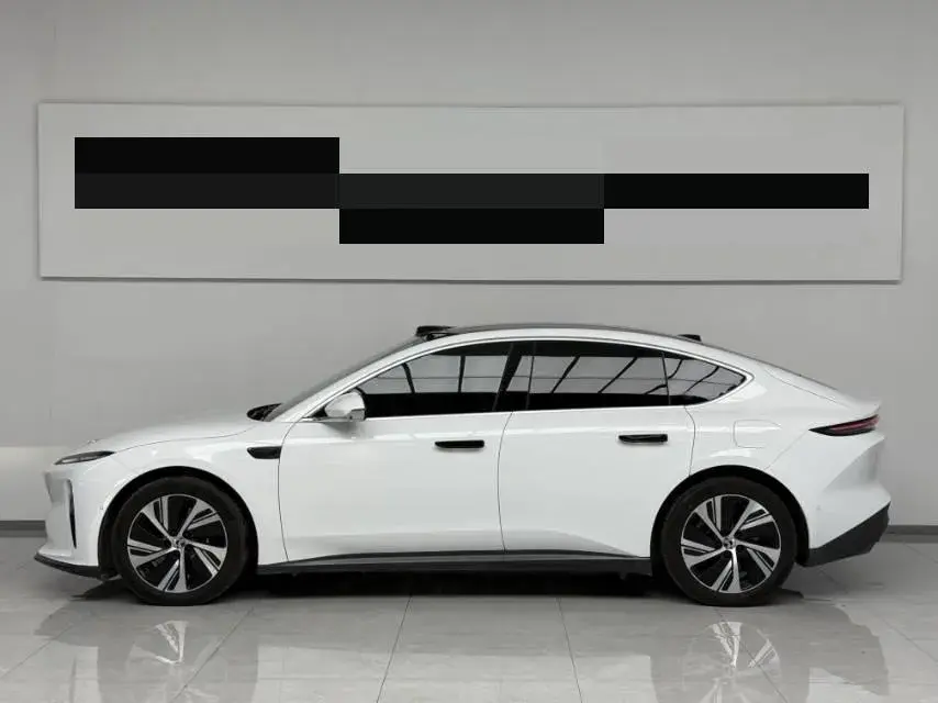 2022 NIO ET5 thumbnail 2