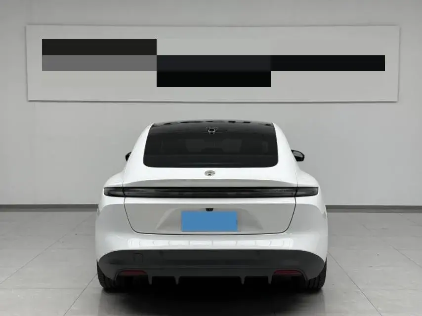 2022 NIO ET5 thumbnail 4