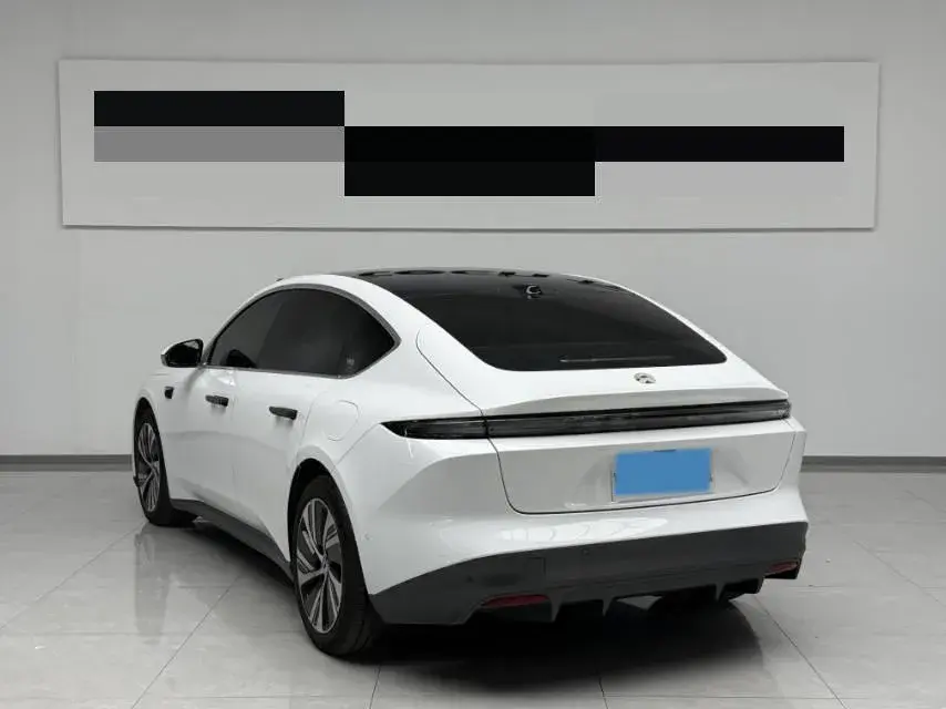 2022 NIO ET5 thumbnail 3