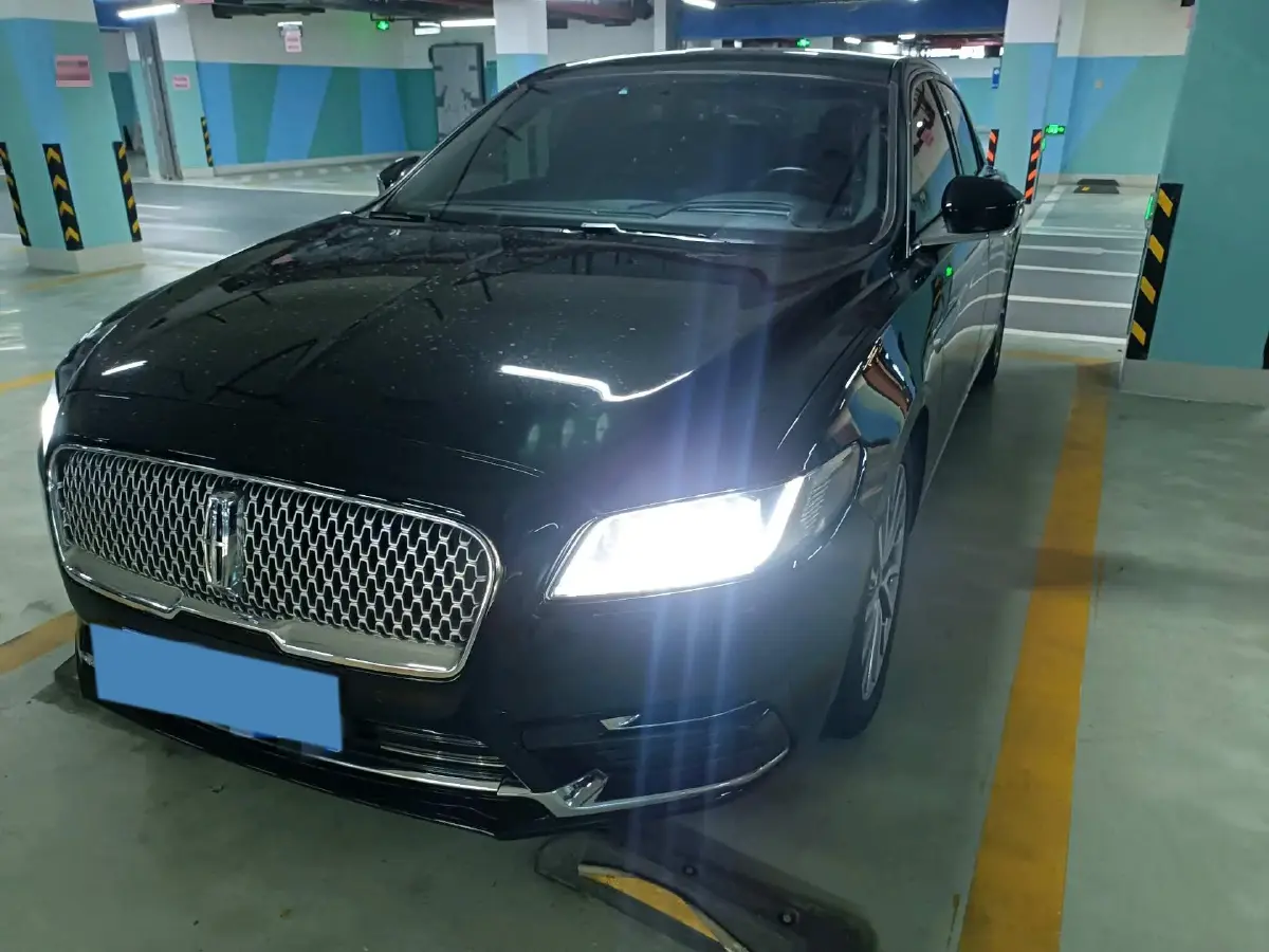 2018 Lincoln Continental 2.0T 261HP L4 6AT