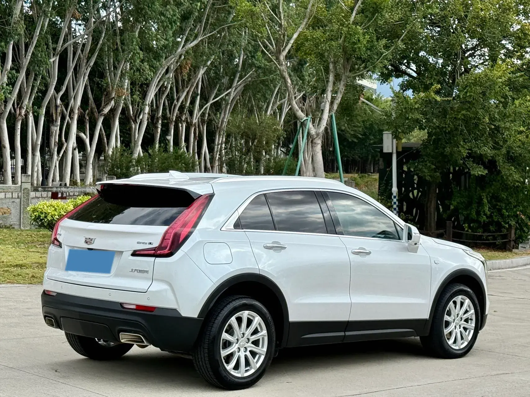 2021 CADILLAC XT4 thumbnail 3