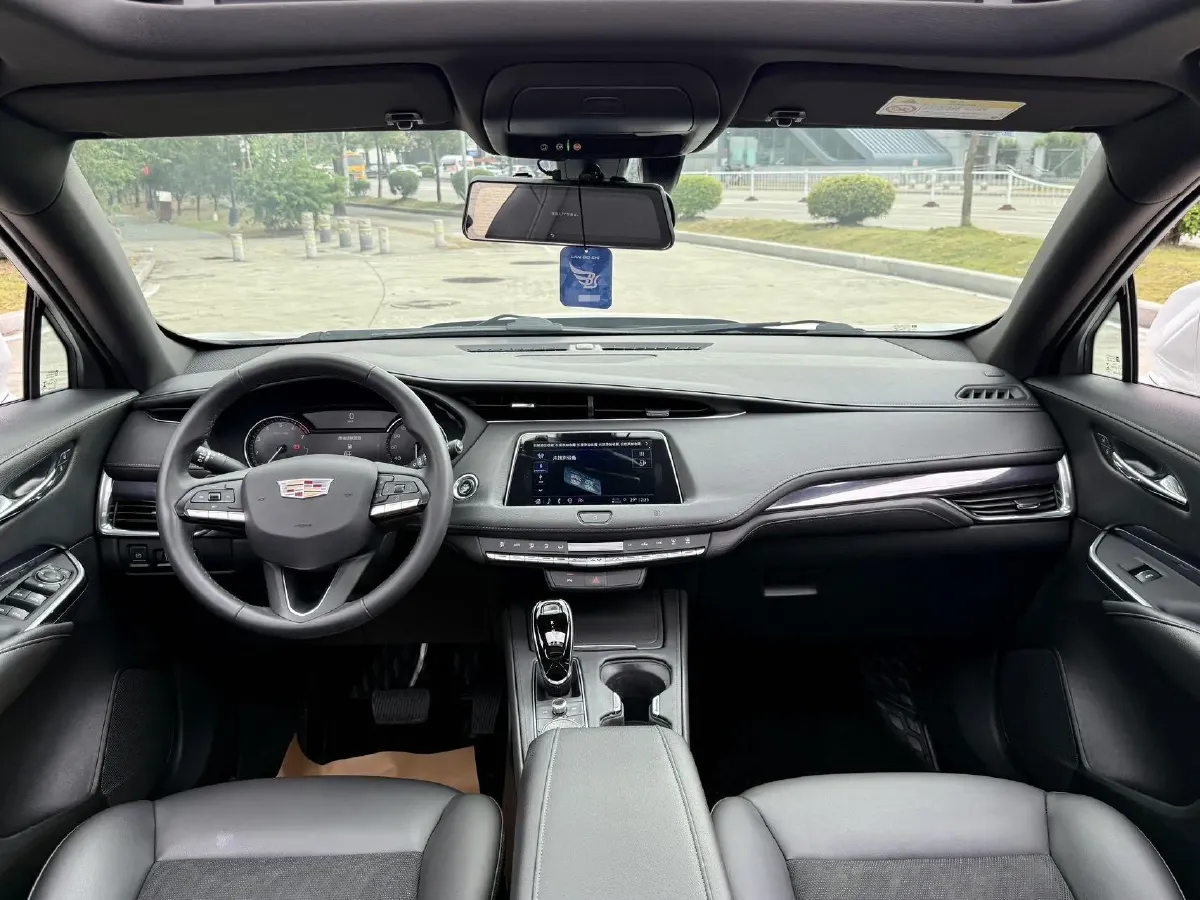 2021 Cadillac XT4 2.0T 237HP L4 9AT,autocango,china used car exporter,china ev exporter,chinese used car exporter,chinese used ev exporter