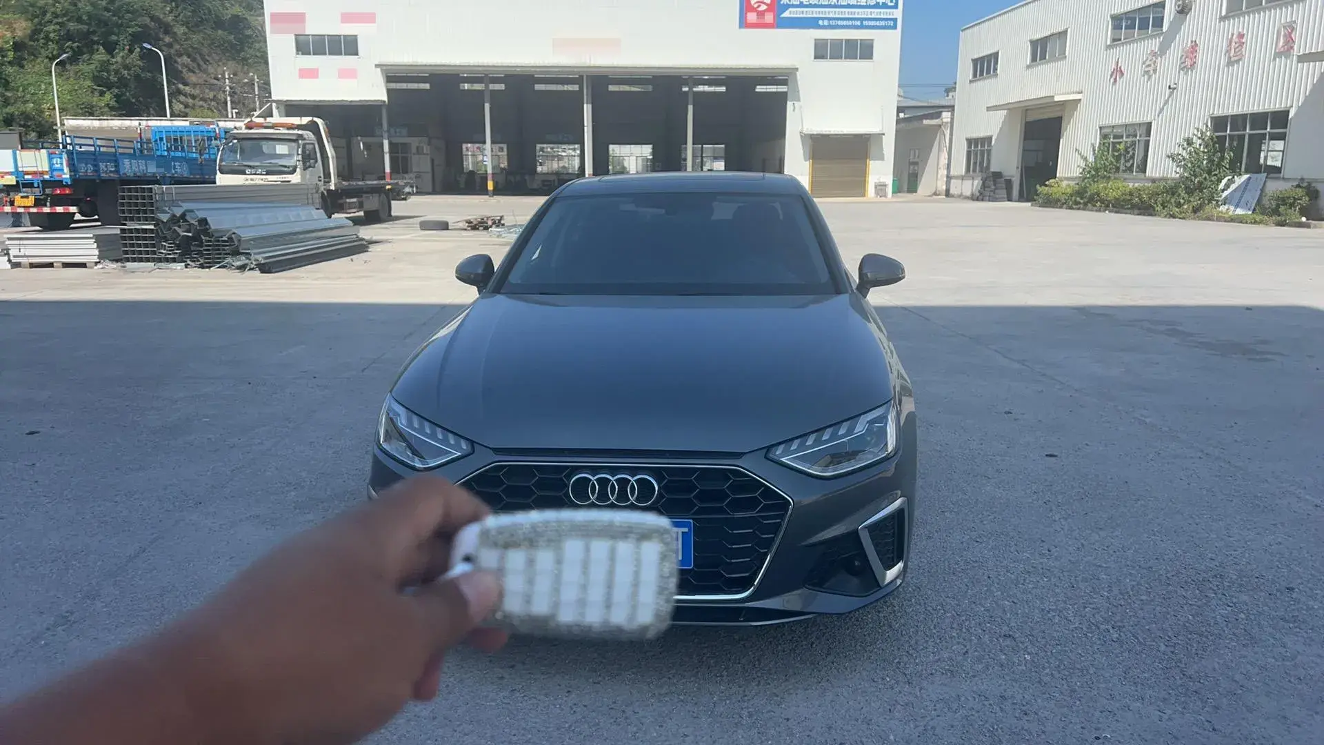 2022 AUDI A4L thumbnail 2