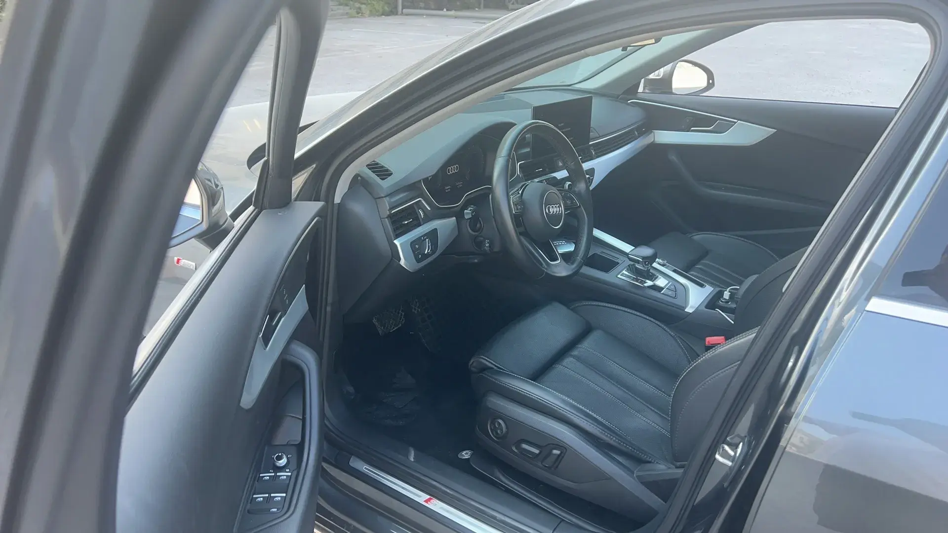 2022 AUDI A4L thumbnail 3