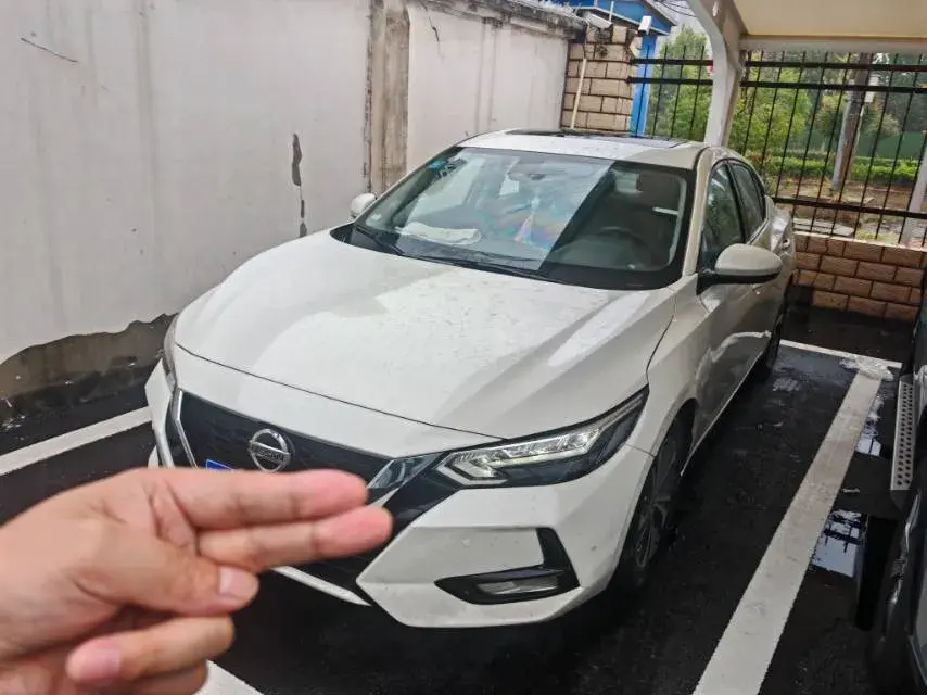 2021 NISSAN SYLPHY view 1