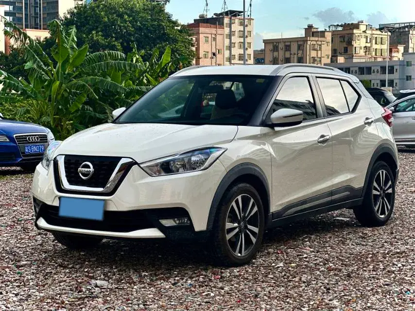 2019 NISSAN KICKS view 1