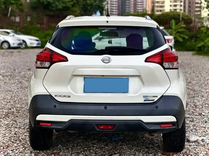 2019 NISSAN KICKS thumbnail 4