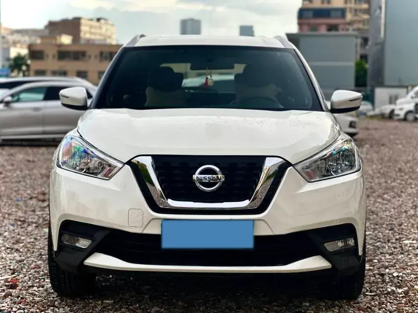 2019 NISSAN KICKS thumbnail 2