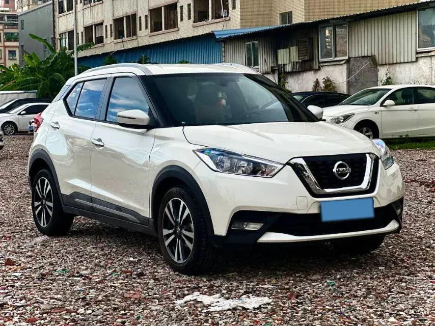 2019 NISSAN KICKS thumbnail 3