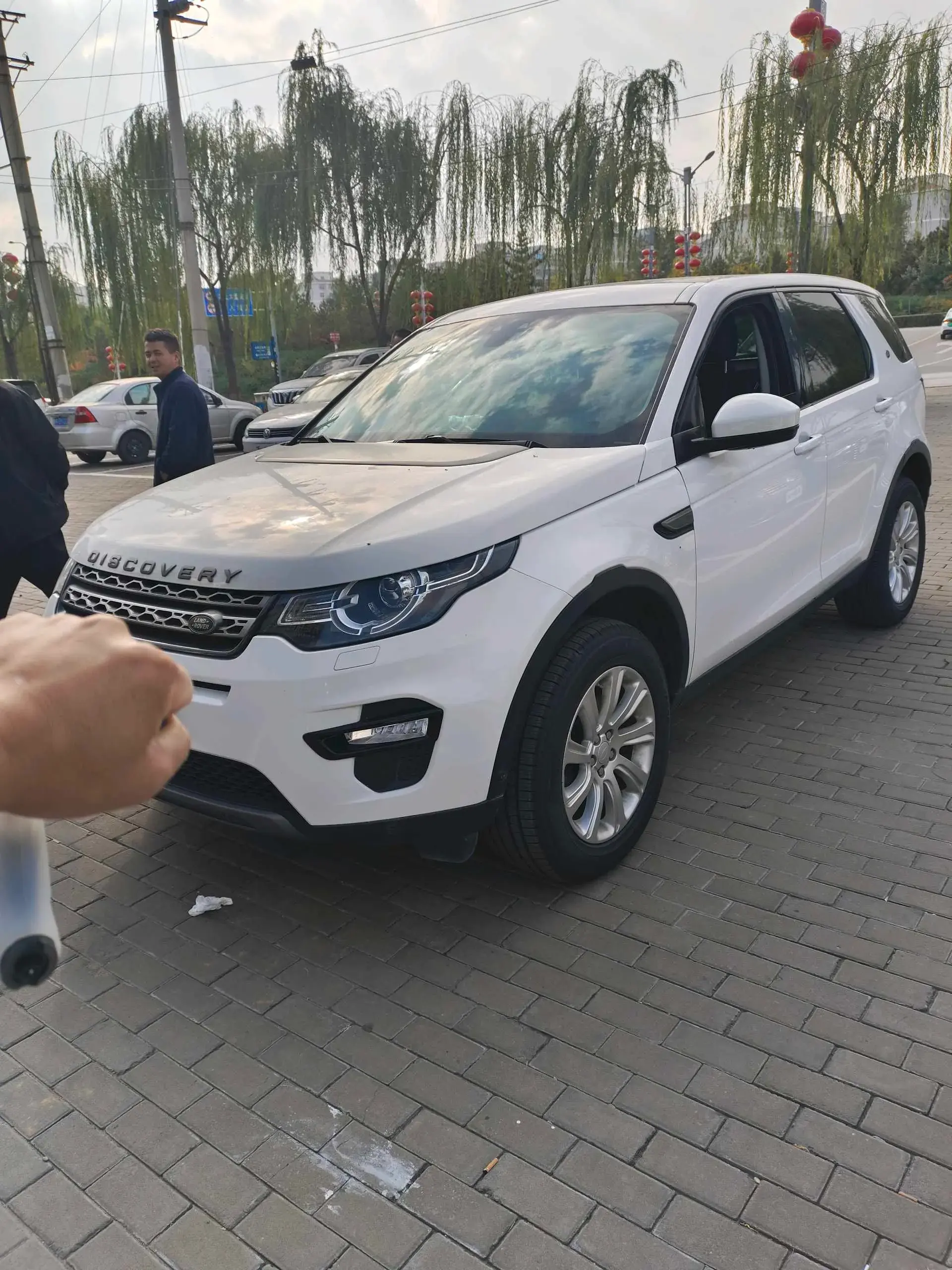 2019 LAND ROVER view 1