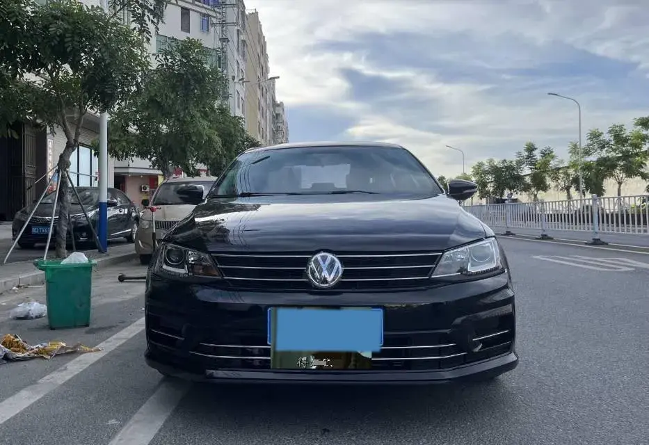 2018 VOLKSWAGEN SAGITAR thumbnail 2