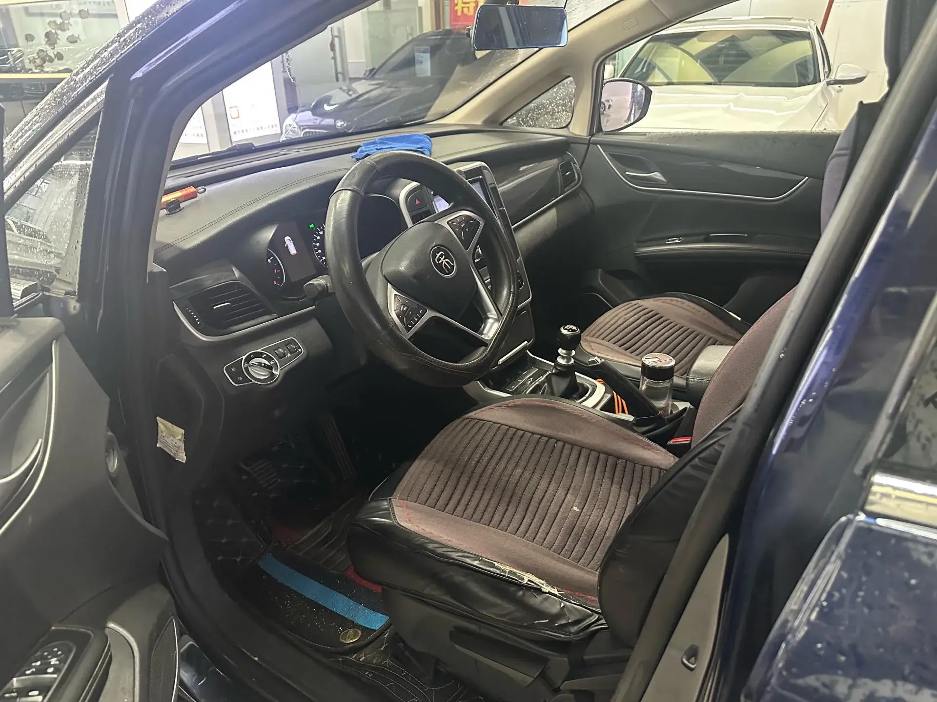 2017 BYD SONG thumbnail 2