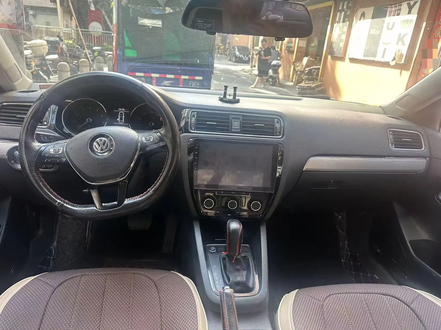 2018 VOLKSWAGEN SAGITAR thumbnail 3