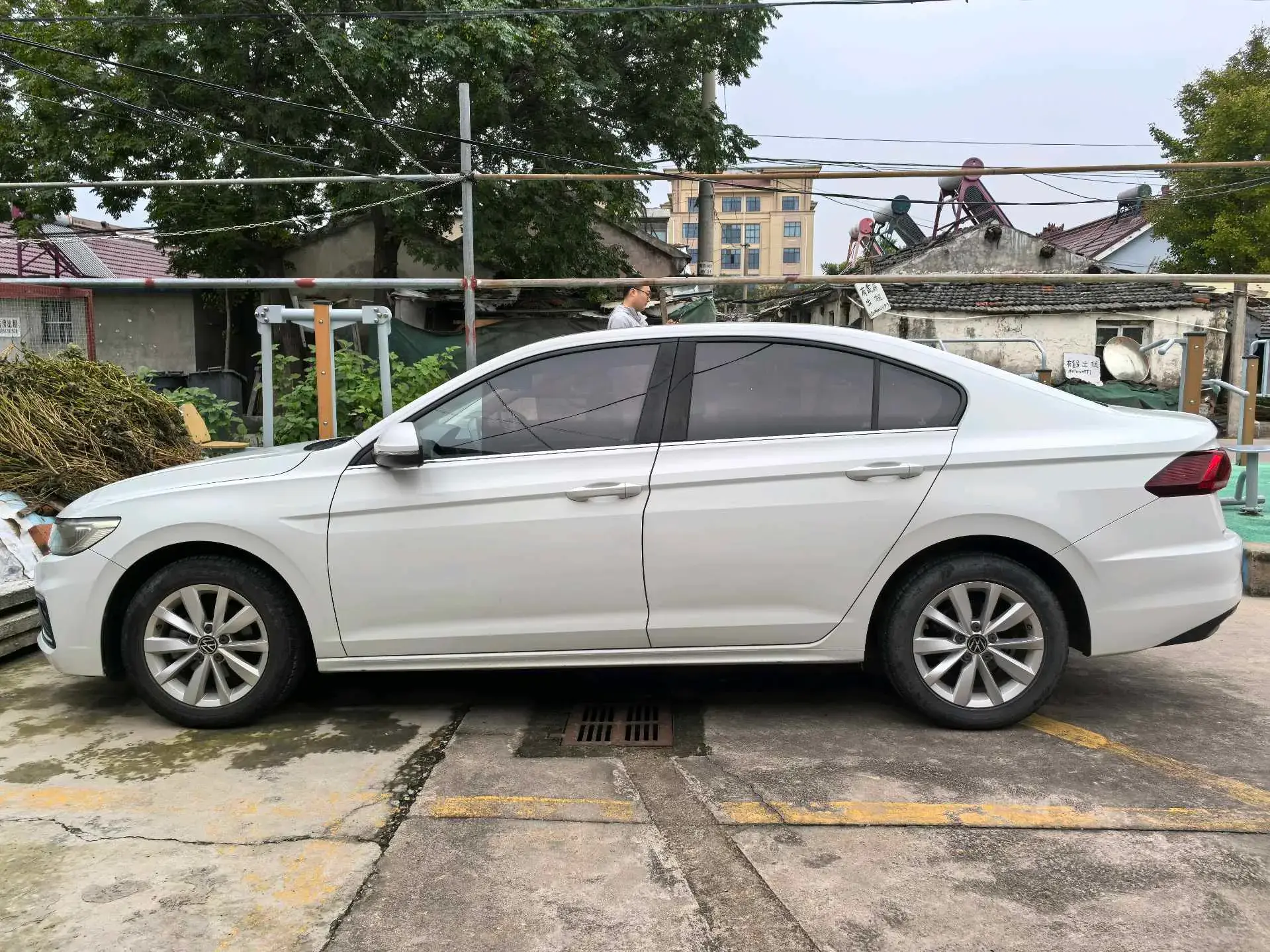 2021 VOLKSWAGEN BORA thumbnail 3