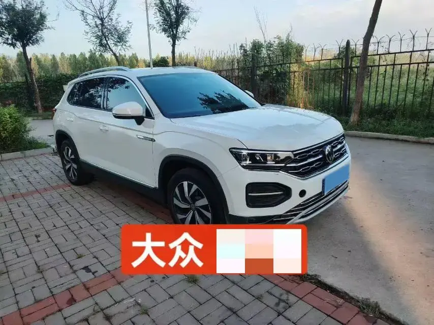 2022 VOLKSWAGEN TAYRON thumbnail 3