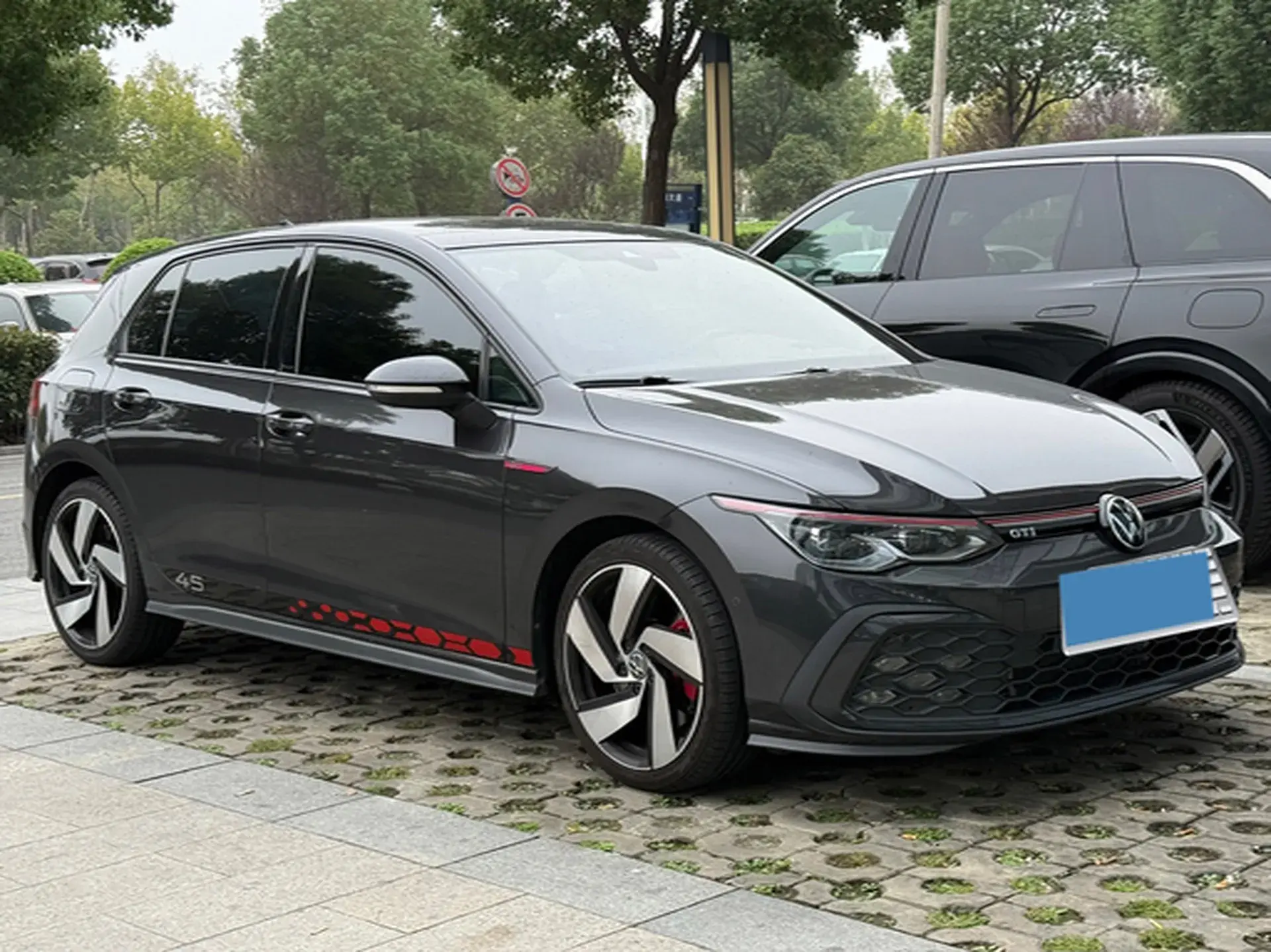 2021 VOLKSWAGEN GOLFGTI thumbnail 3