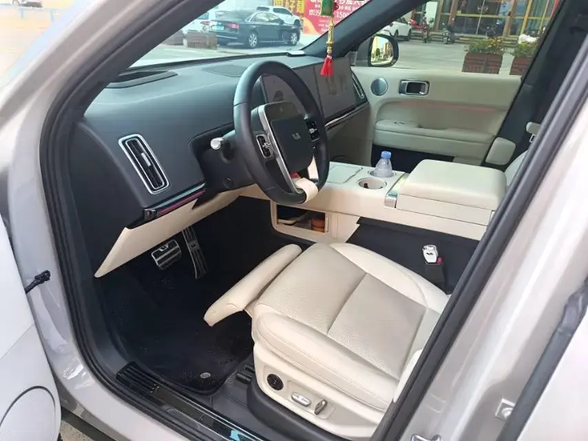 2024 LI L6 thumbnail 2