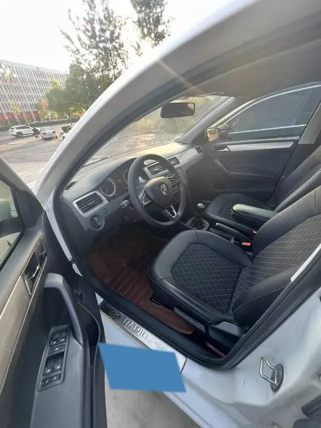 2019 SKODA RAPID thumbnail 3