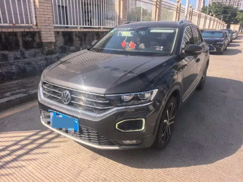 2019 VOLKSWAGEN T-ROC view 1