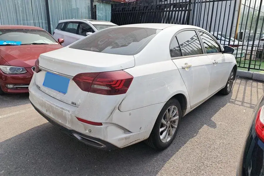 2021 GEELY EMGRAND thumbnail 2