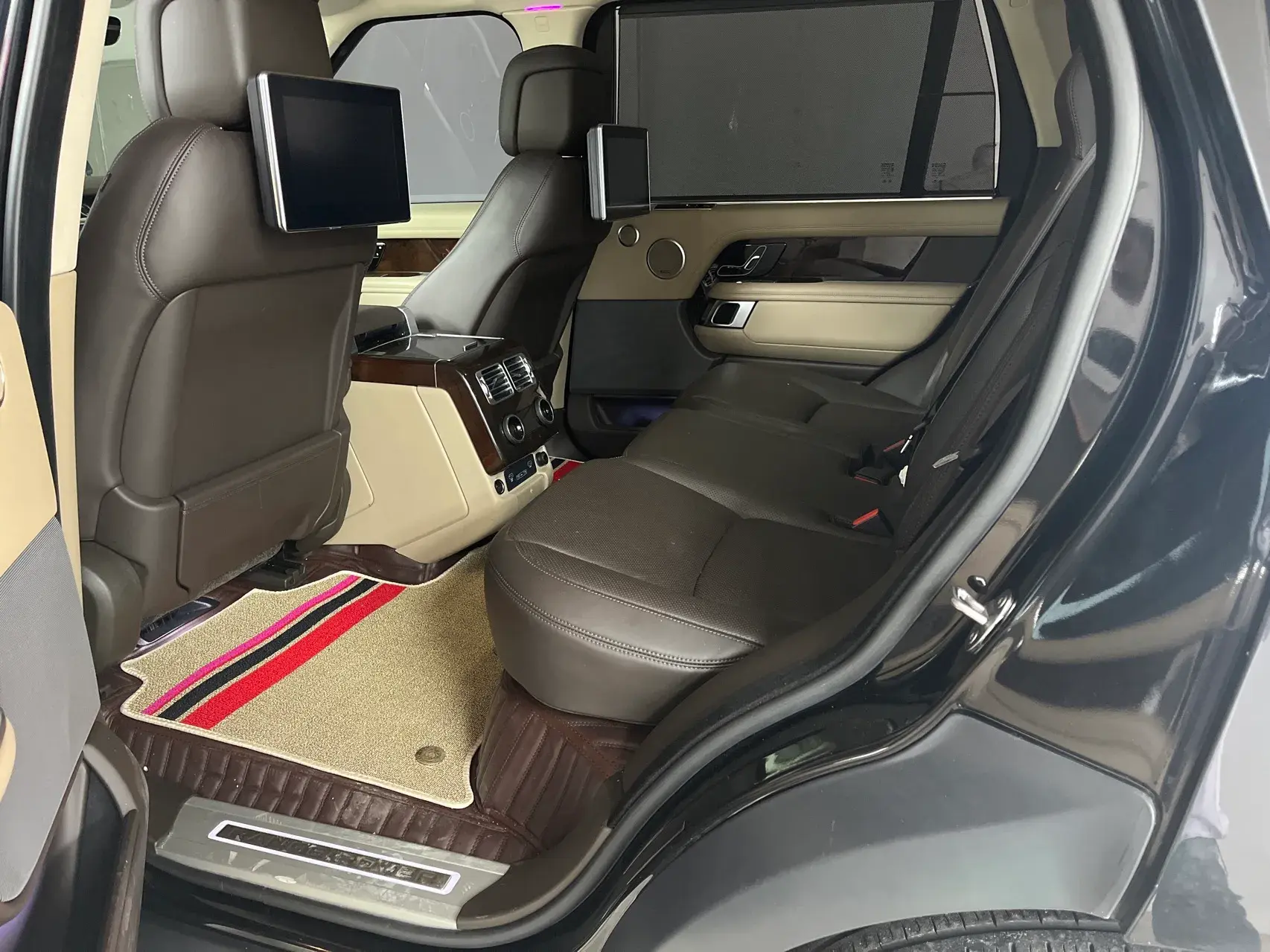 2021 LAND ROVER thumbnail 3