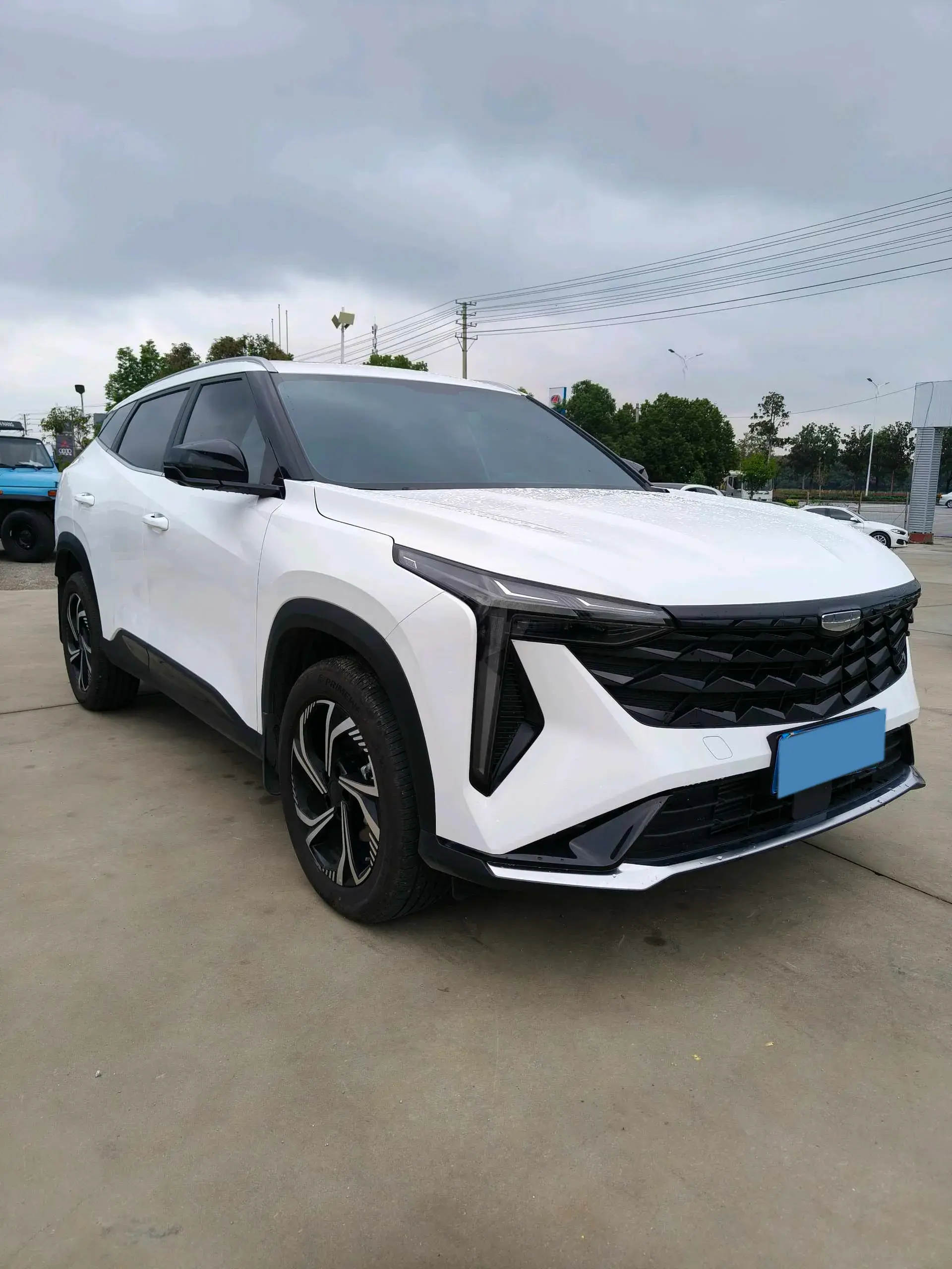 2024 GEELY AZKARRA thumbnail 3