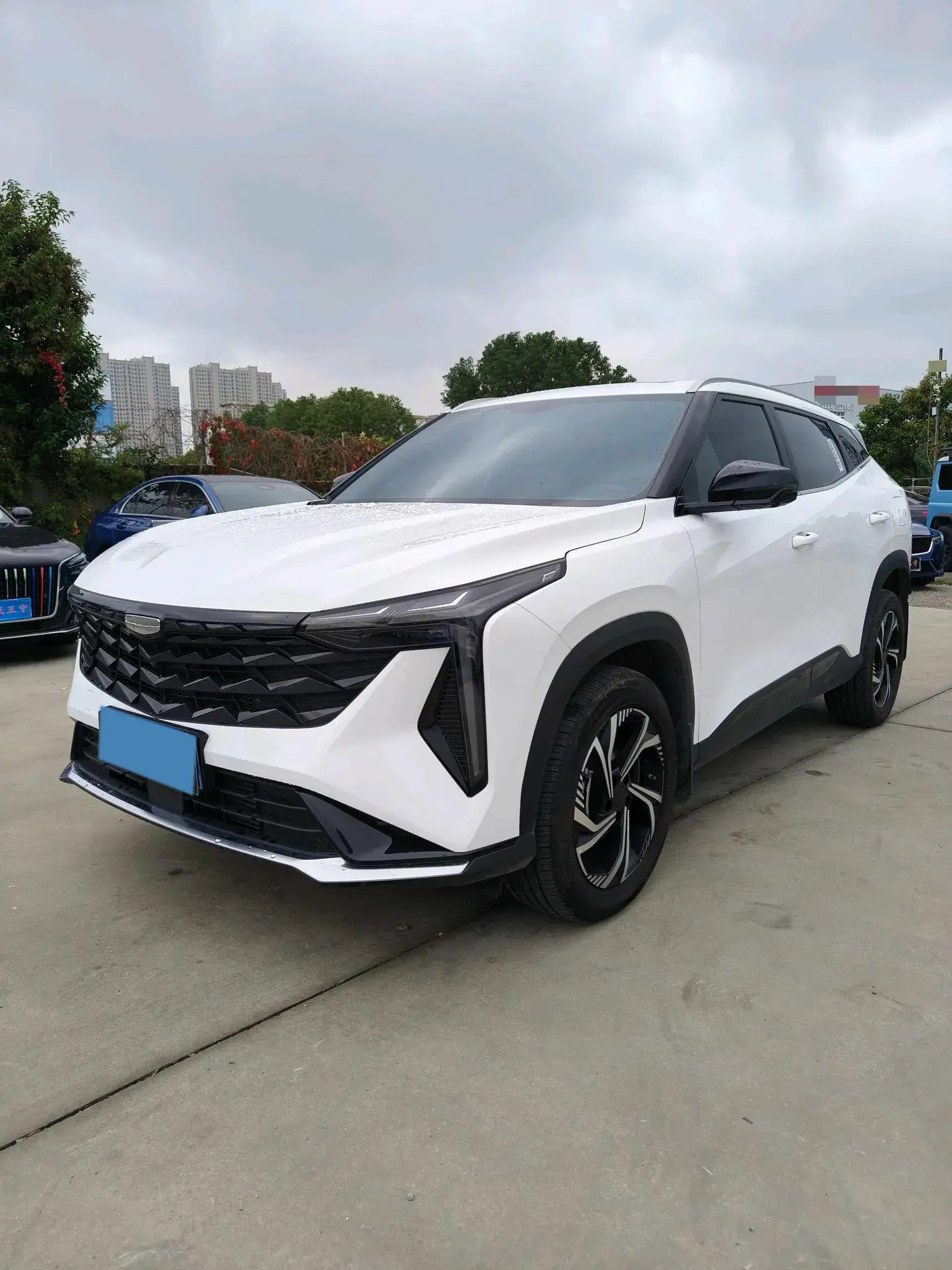 2024 GEELY AZKARRA view 1