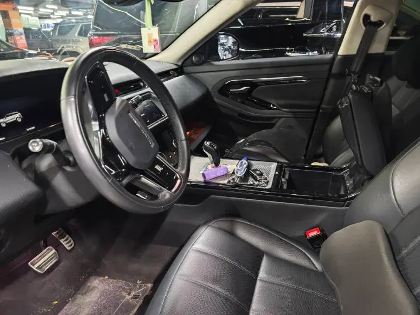 2021 LAND ROVER thumbnail 3