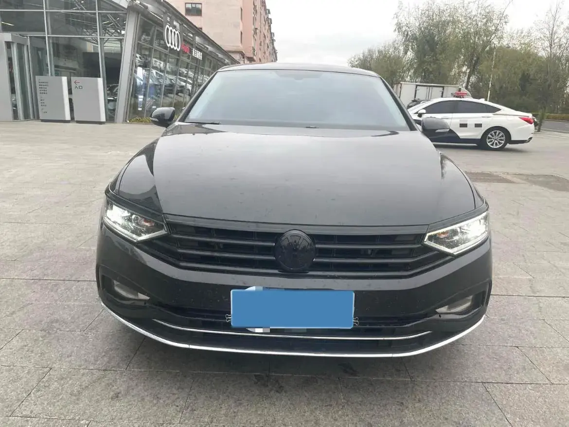 2021 VOLKSWAGEN MAGOTAN thumbnail 3