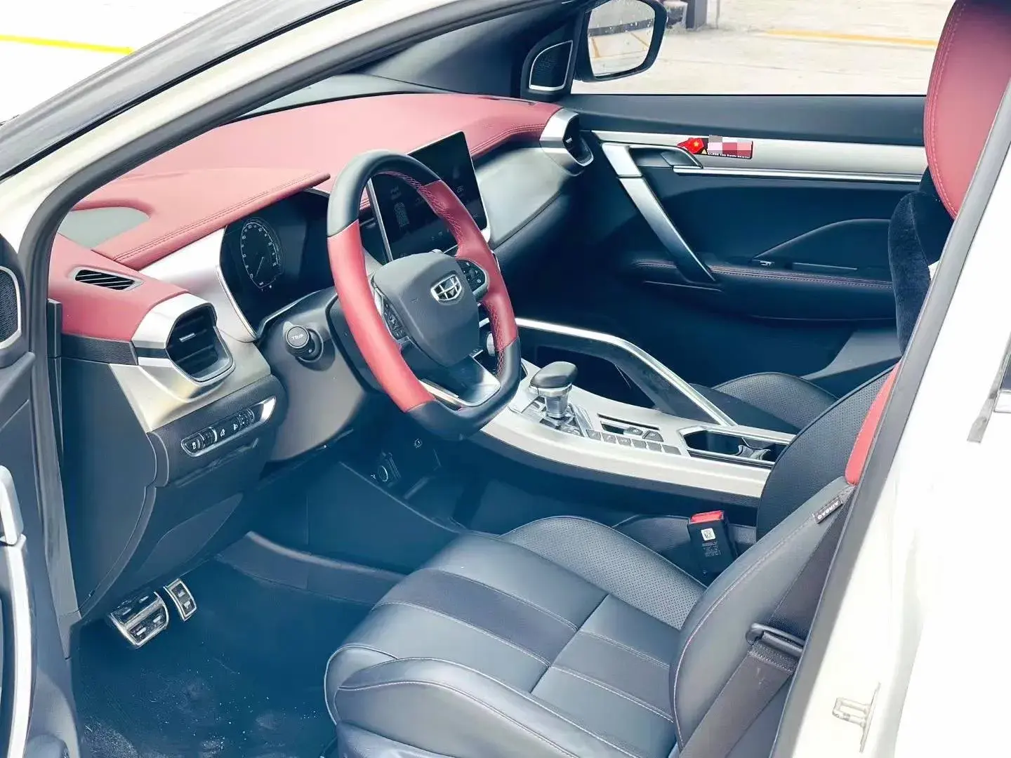 2021 GEELY COOLRAY thumbnail 4