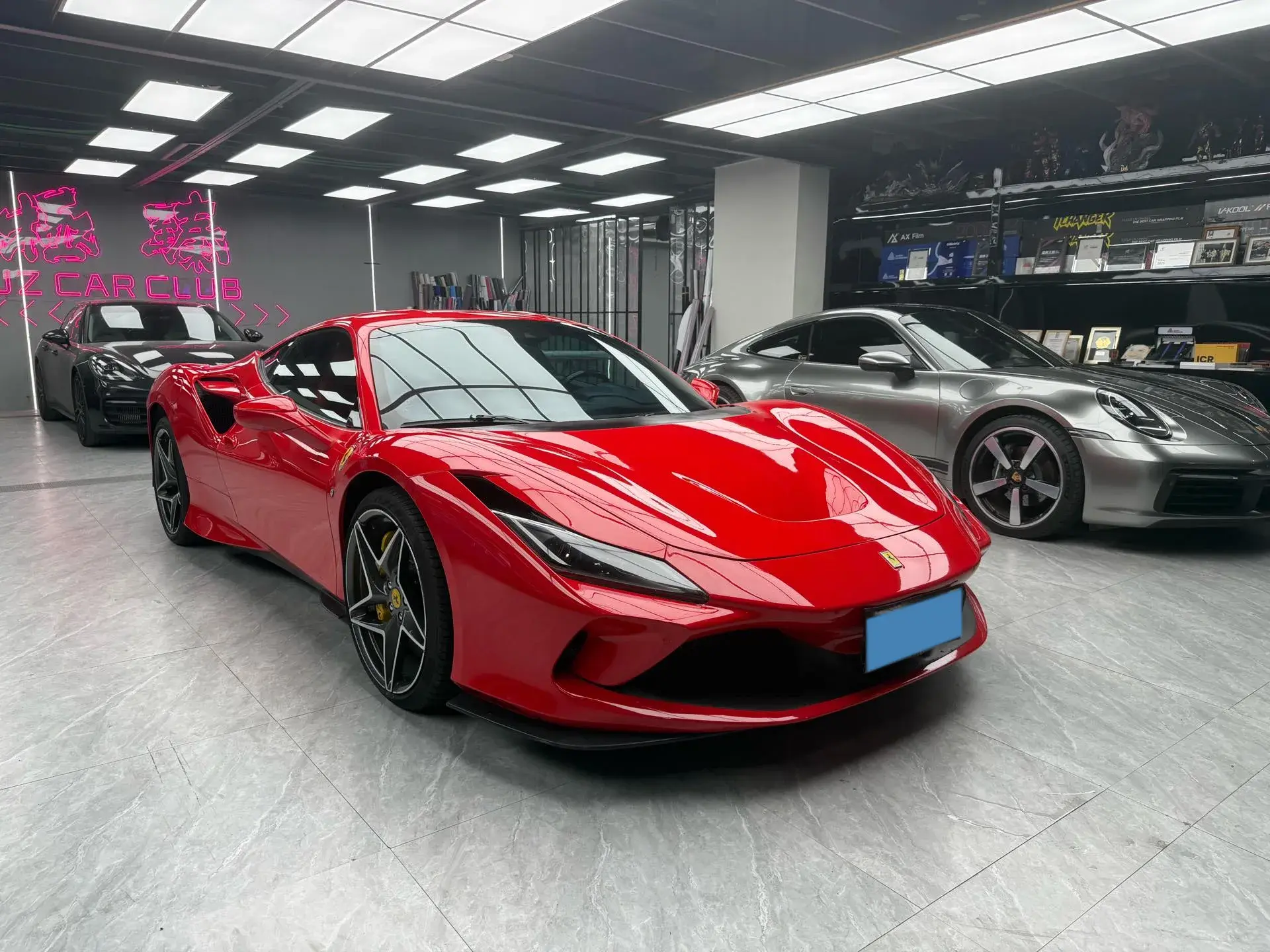 2019 FERRARI F8 thumbnail 3