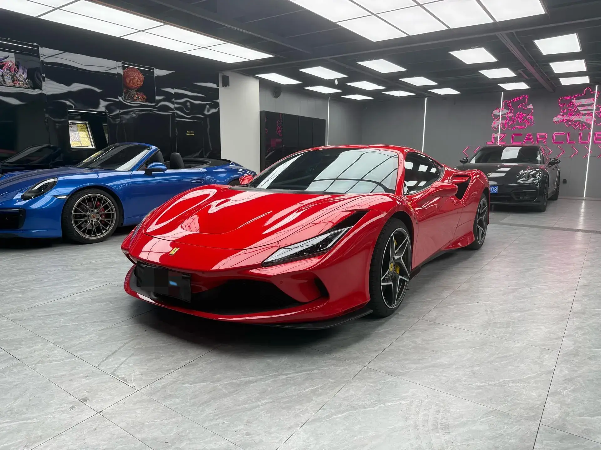 2019 FERRARI F8 view 1