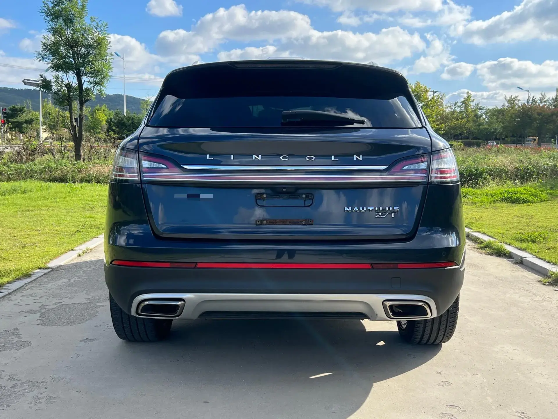 2021 LINCOLN NAUTILUS thumbnail 4