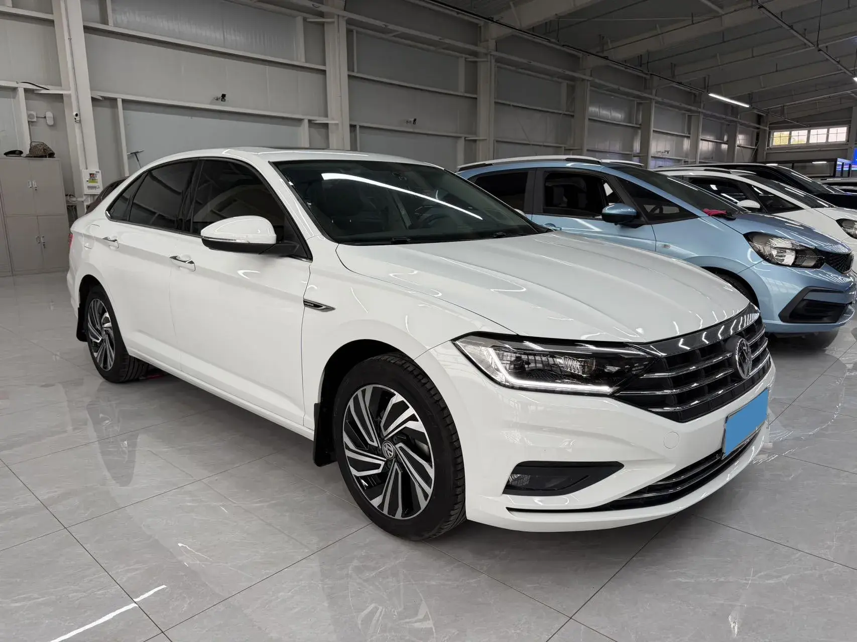 2021 VOLKSWAGEN SAGITAR thumbnail 3