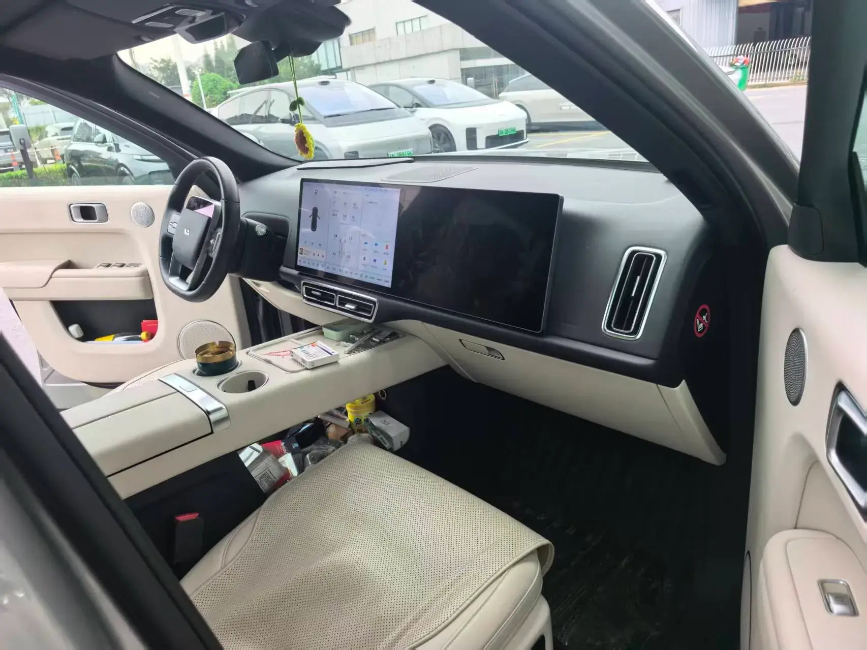 2023 LI L8 thumbnail 4