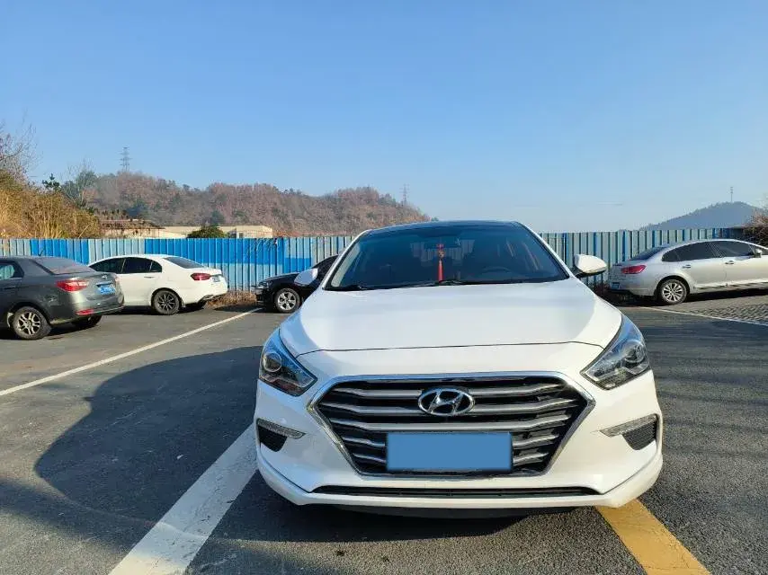 2017 HYUNDAI MISTRA thumbnail 2
