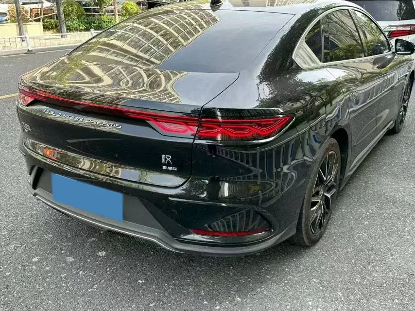 2024 BYD HAN thumbnail 3