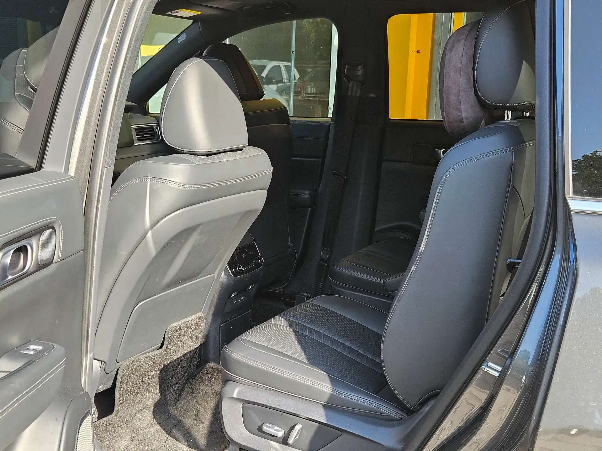 2020 LI ONE thumbnail 4