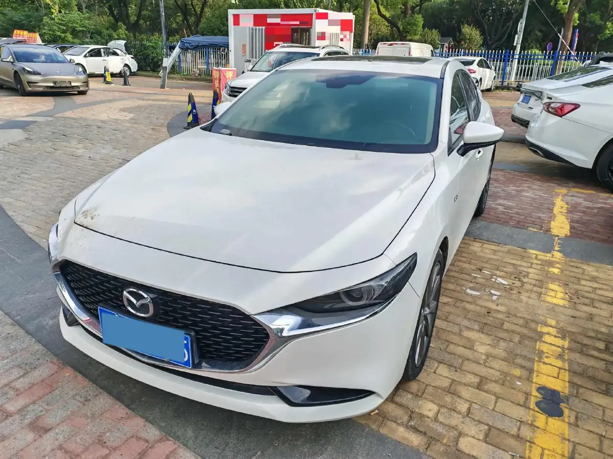 2021 Mazda 3 Axela 2.0L 158HP L4 6AT 2021 Mazda 3 Axela 2.0L 158HP L4 6AT