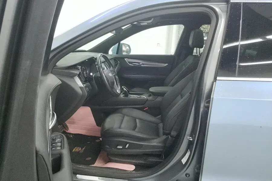 2021 CADILLAC XT6 thumbnail 4