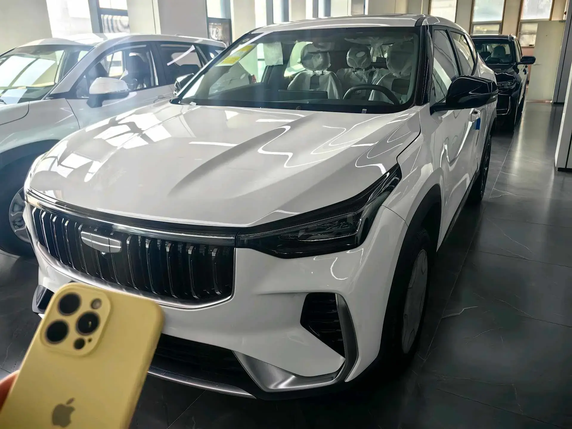 2023 GEELY AZKARRA view 1