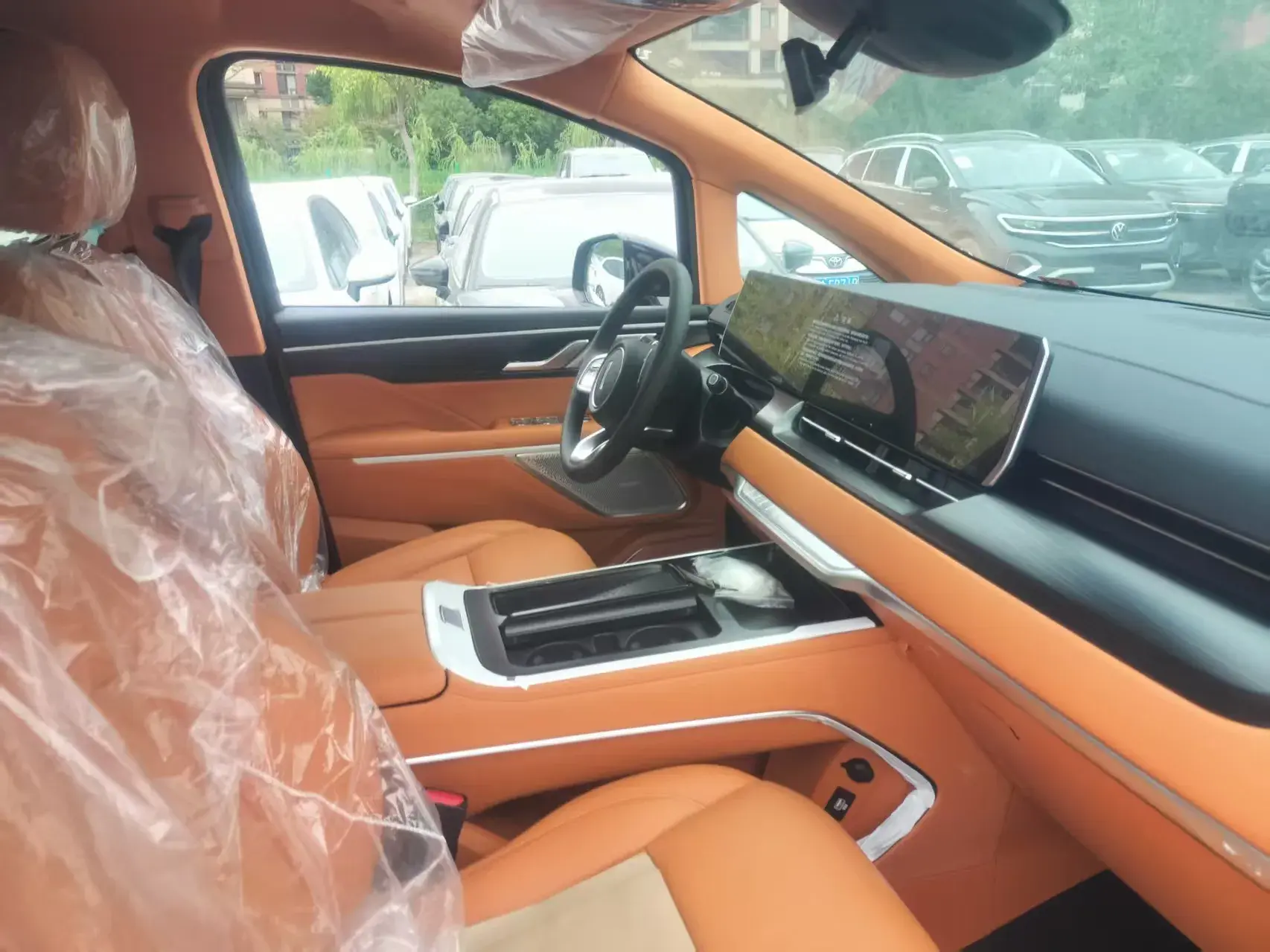 2024 HONGQI HQ9 thumbnail 4