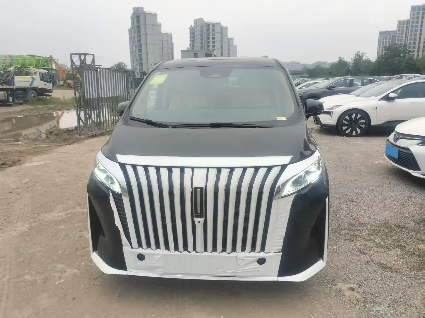 2024 HONGQI HQ9 thumbnail 2