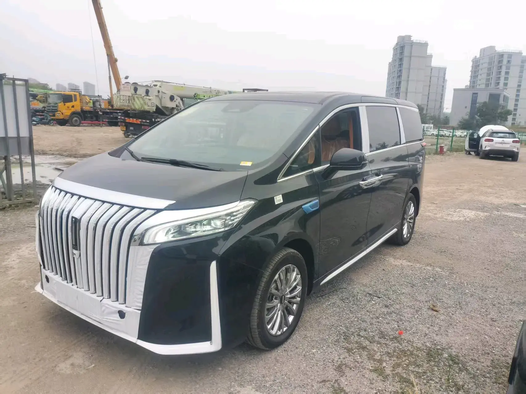 2024 HONGQI HQ9 view 1