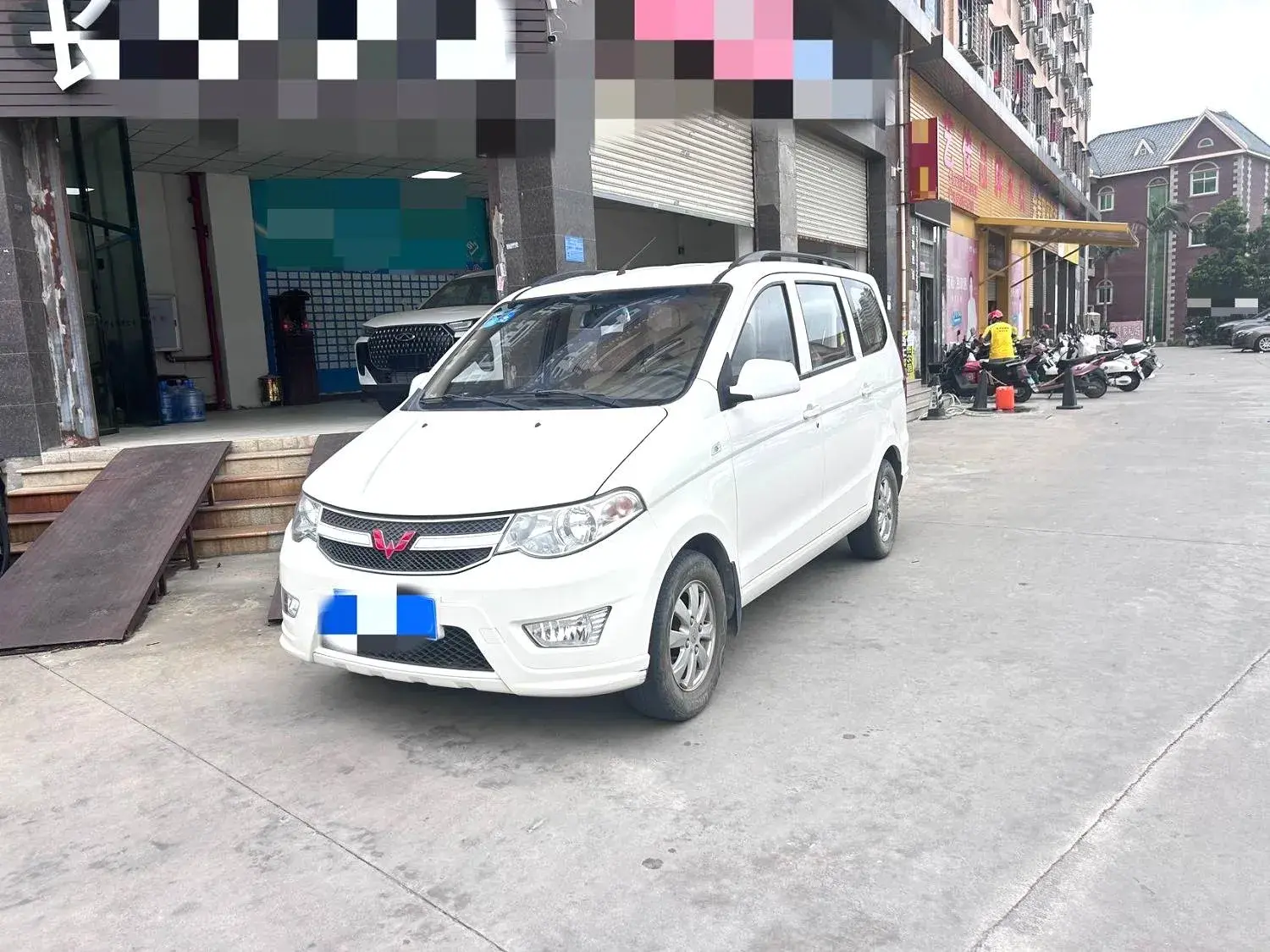 2018 WULING HONGGUANG view 1