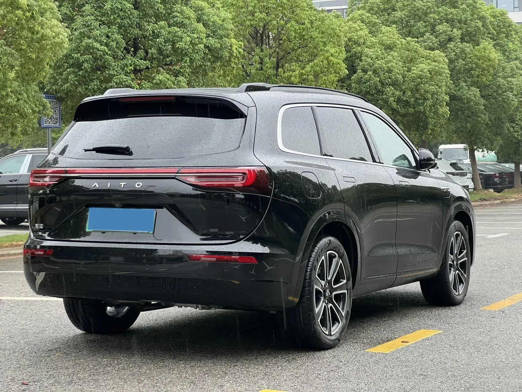 2024 AITO AITO thumbnail 4