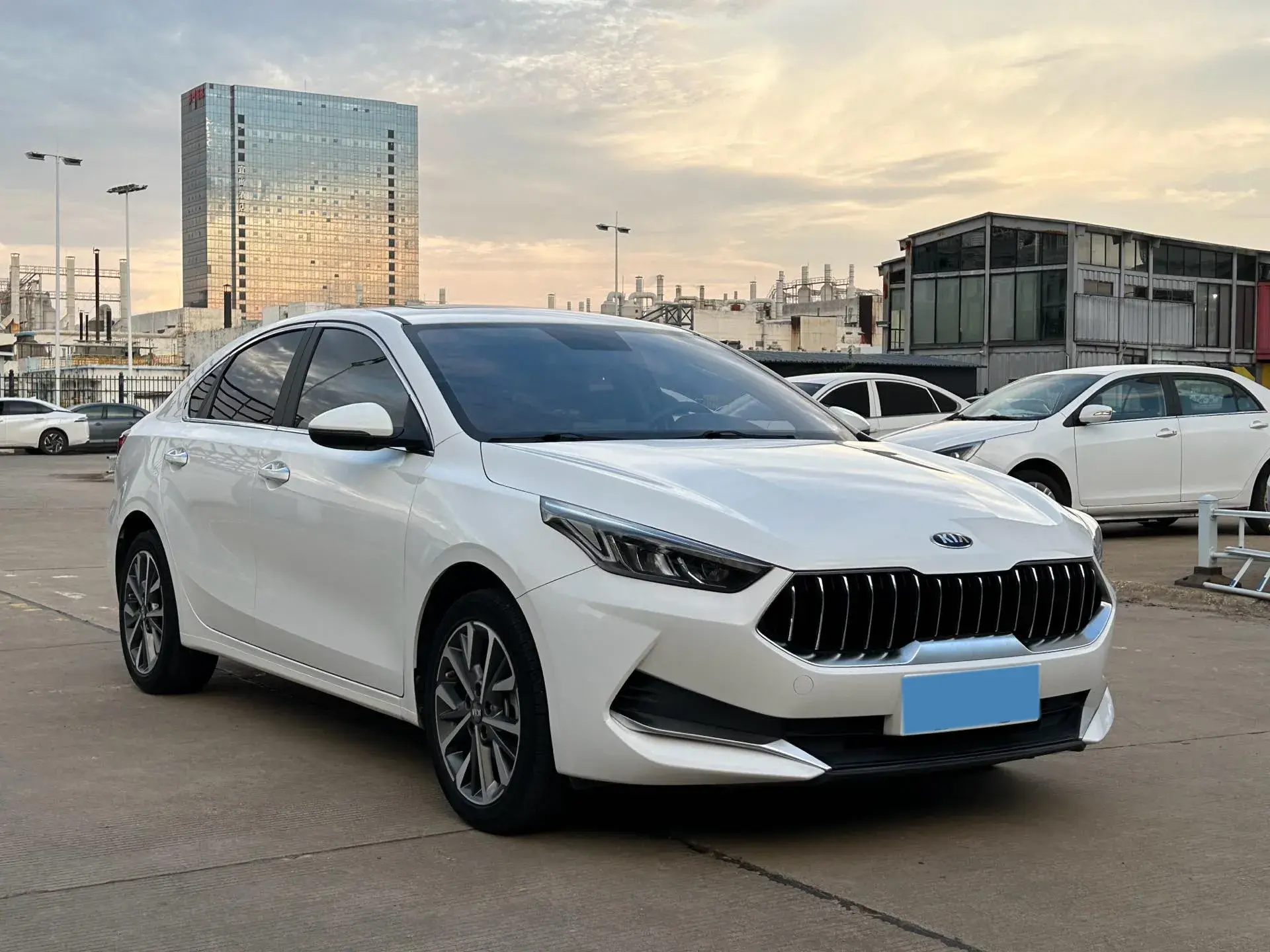 2021 KIA K3 thumbnail 2