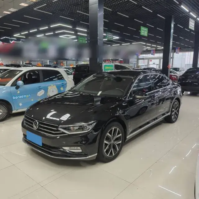 2020 VOLKSWAGEN MAGOTAN view 1