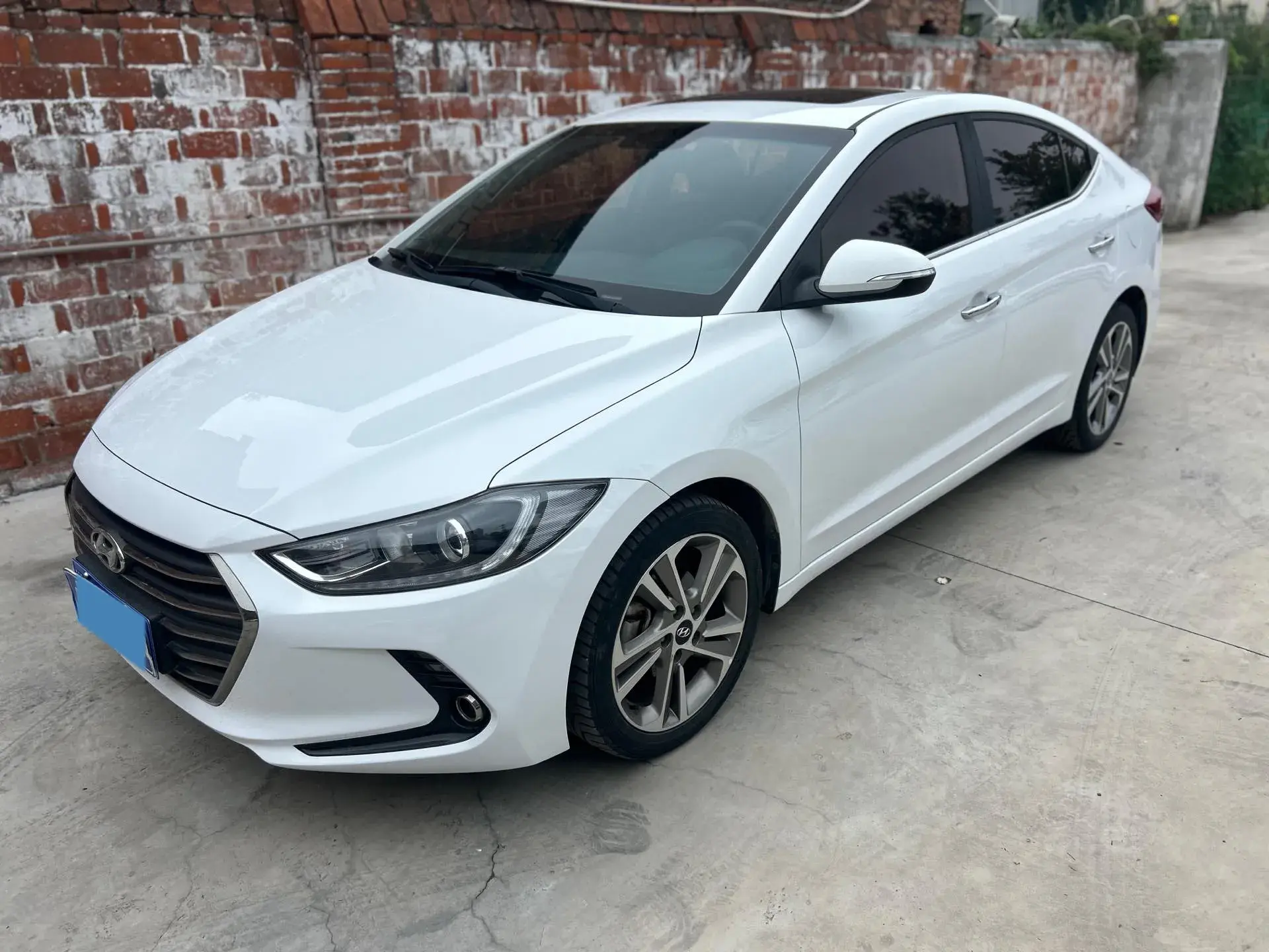 2016 HYUNDAI ELANTRA view 1